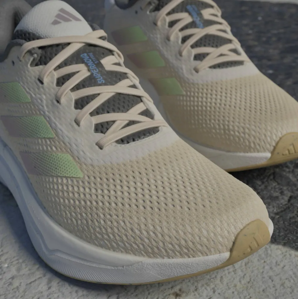 Online Women's Supernova Stride Move for the Planet Shoes Löparskor Dam