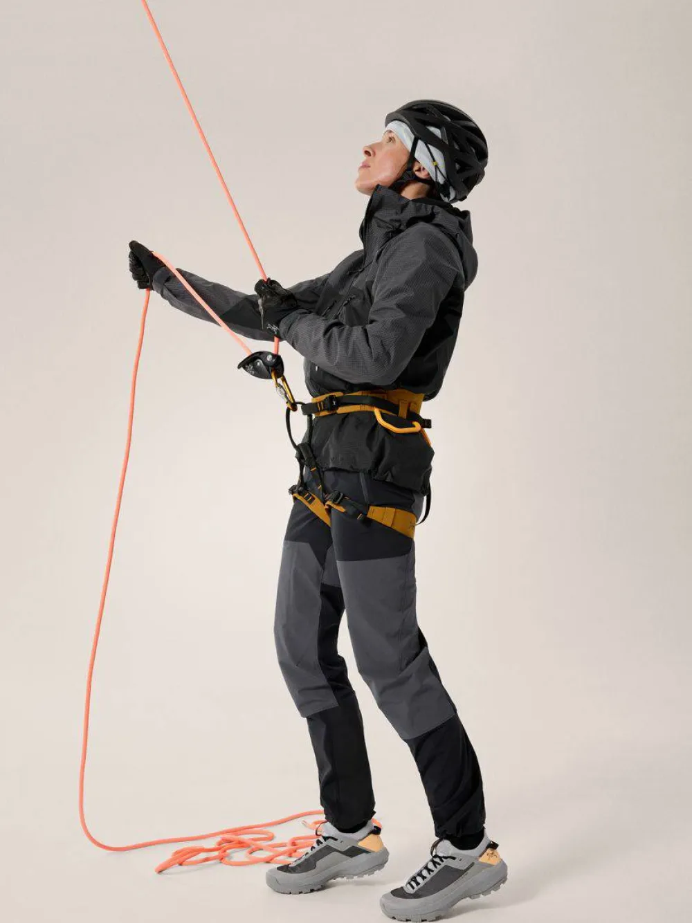 Online Women's Alpha Jacket Damjackor|Gore-Tex Damkläder