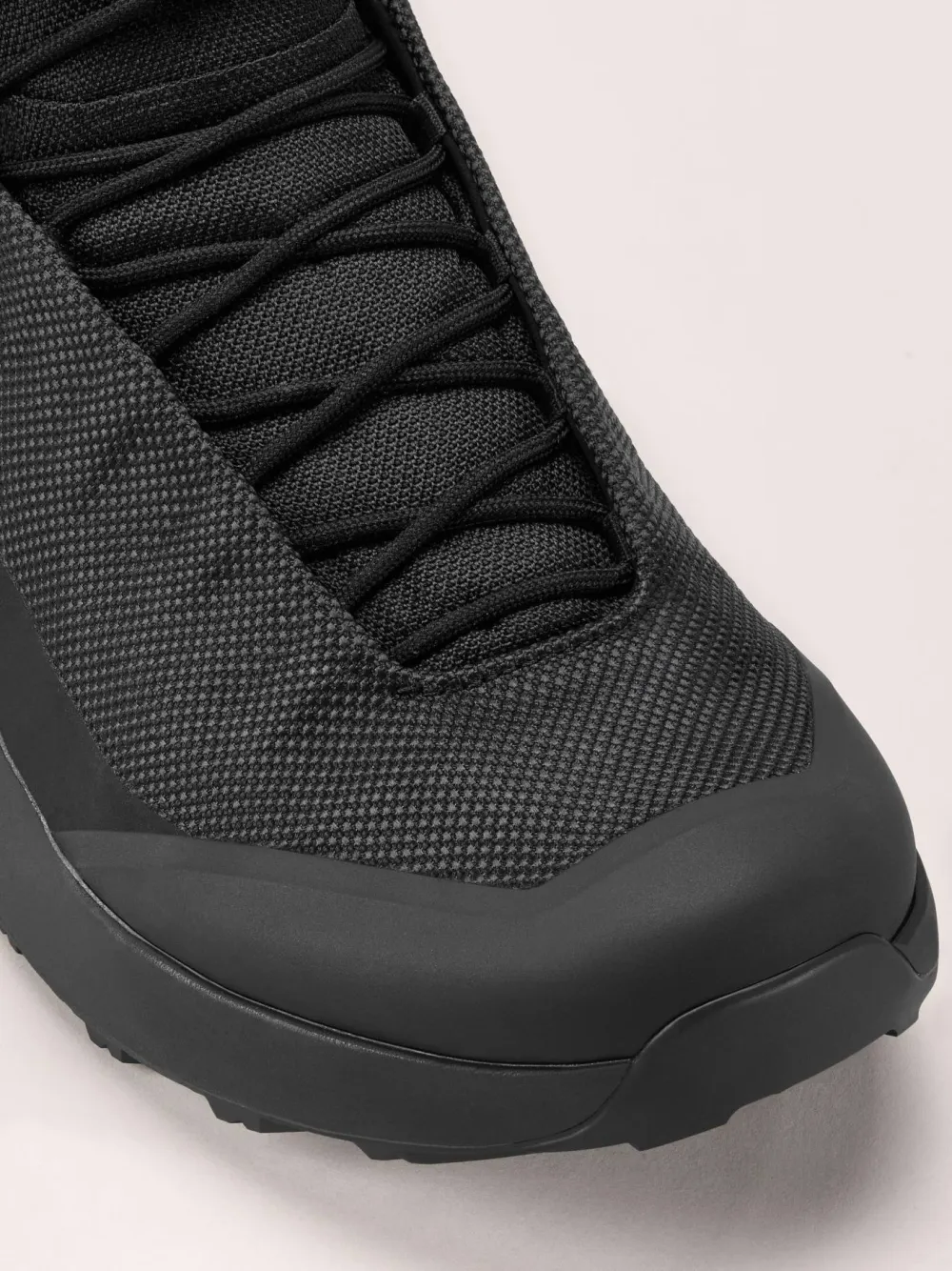 Arc'teryx Women's Kopec Mid Gore-Tex Black/Black Black / Black Clearance