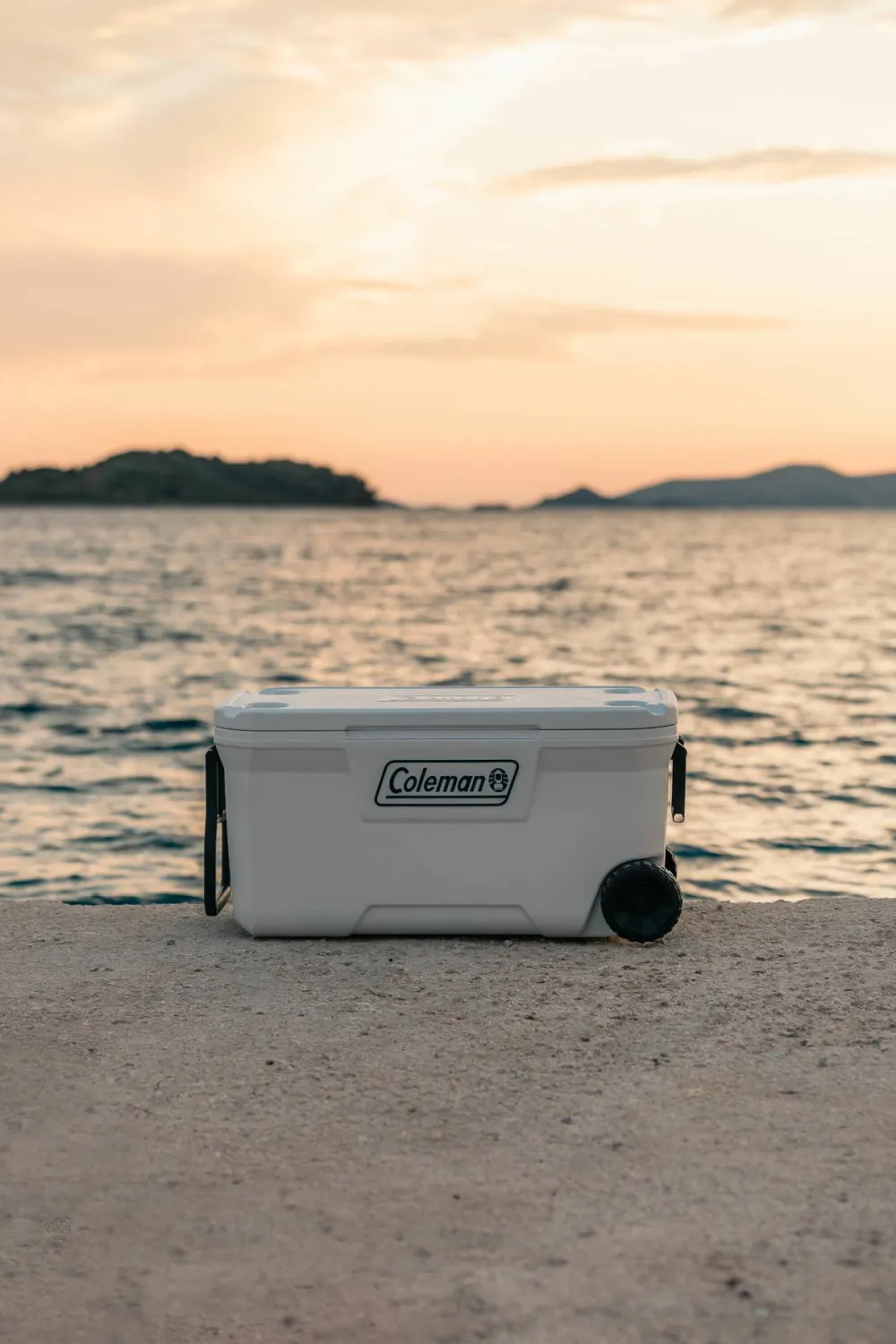 New Xtreme Marine Wheeled 100 QT Camping