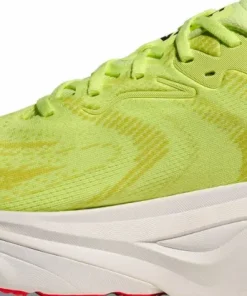 New Men's Arahi 8 Löpning