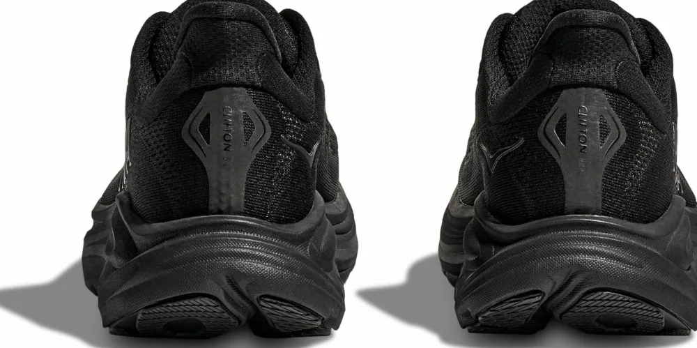 Hoka Men's Clifton 10 Wide Black/Black Hot