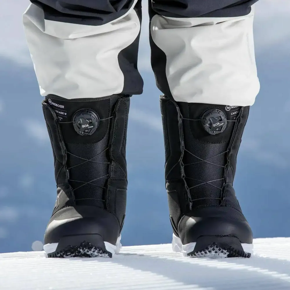 Hot Women's Cascade Snowboard