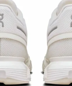 On Women's Cloud 6 White/White