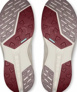 On Women's Cloudsurfer Trail 2 Lily/Gardenia