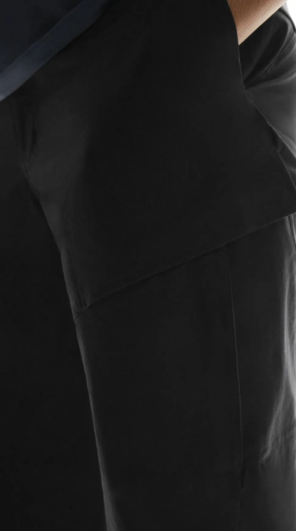 On Women's Trek Pants Black