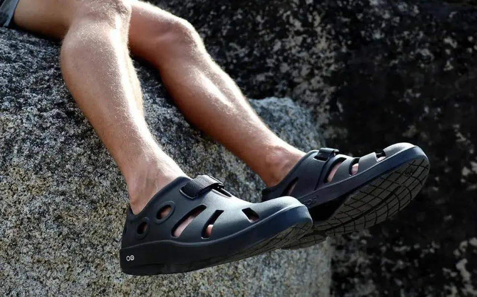 OOFOS Unisex Oocandoo Black