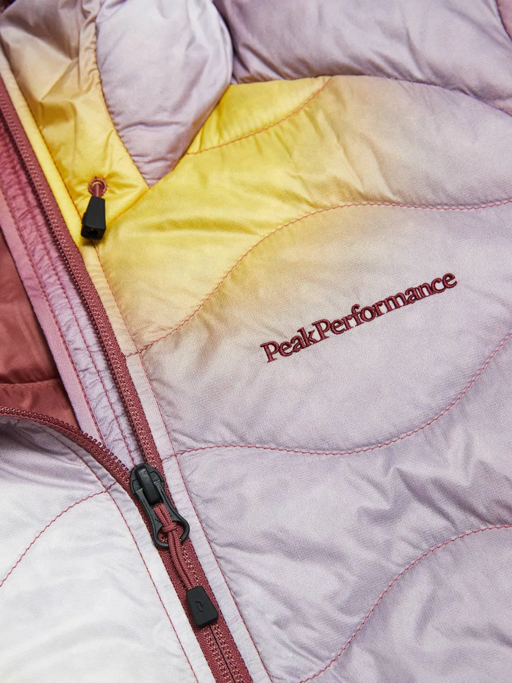 Peak Performance Women's Helium Down Hood Jacket Aop