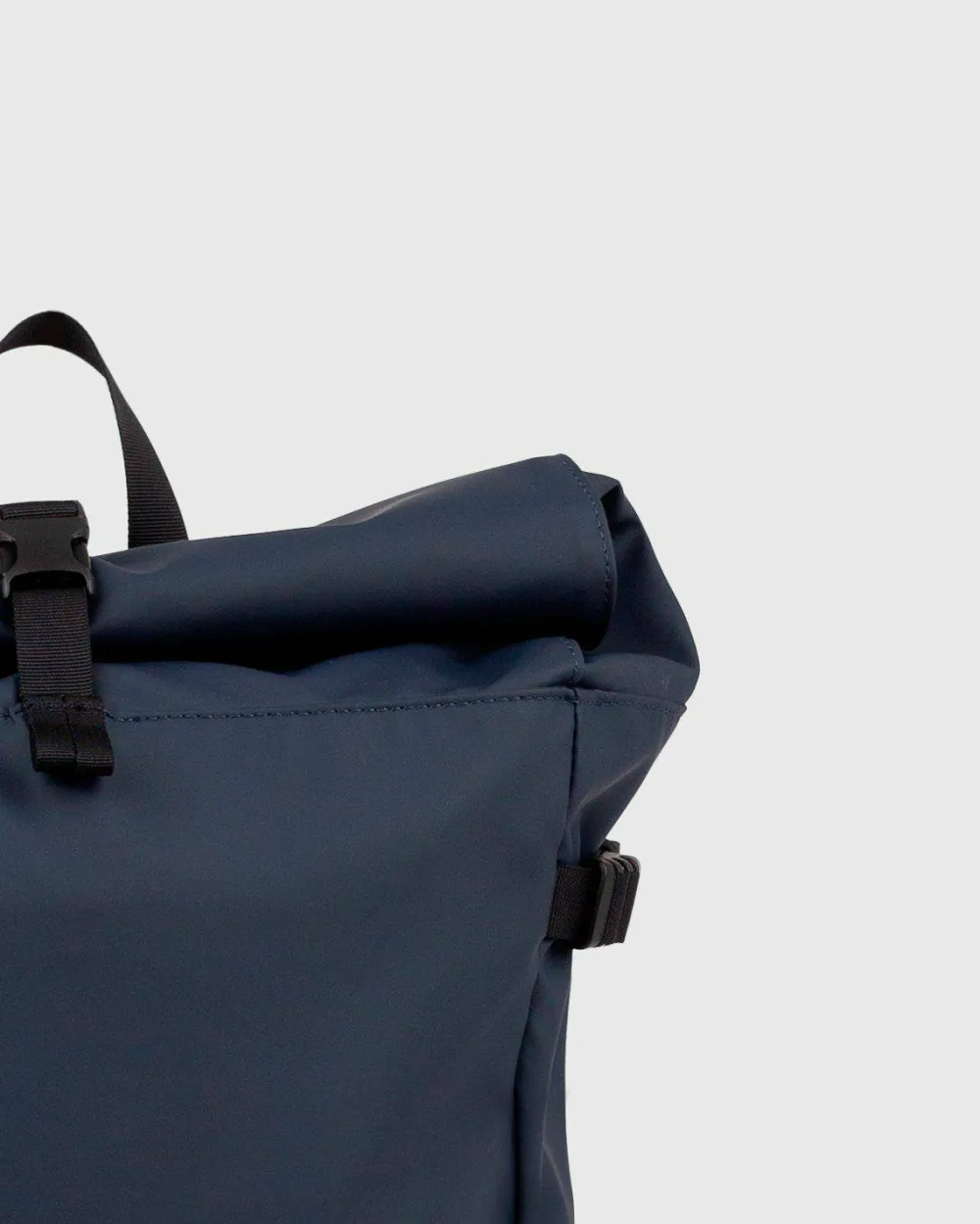 Sandqvist Stream Slim Rolltop L Blue Outlet