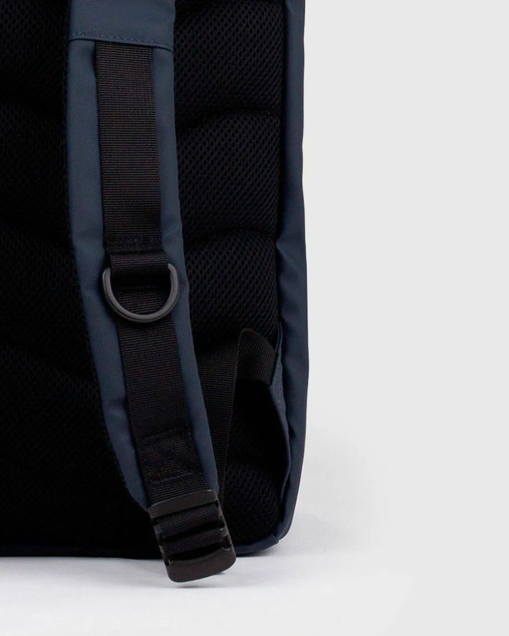 Sandqvist Stream Slim Rolltop L Blue Outlet