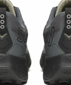 Saucony Women's Peregrine 16 Black/carbon
