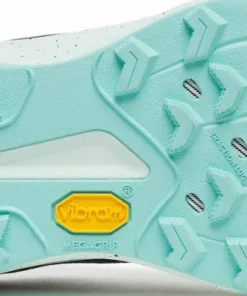 Saucony Women's Peregrine 16 GORE-TEX Black/Aqua Clearance