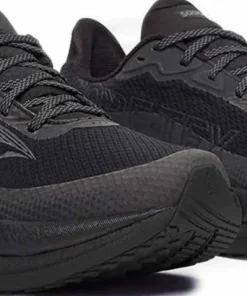 Saucony Women’s Triumph 23 GORE-TEX Triple Black