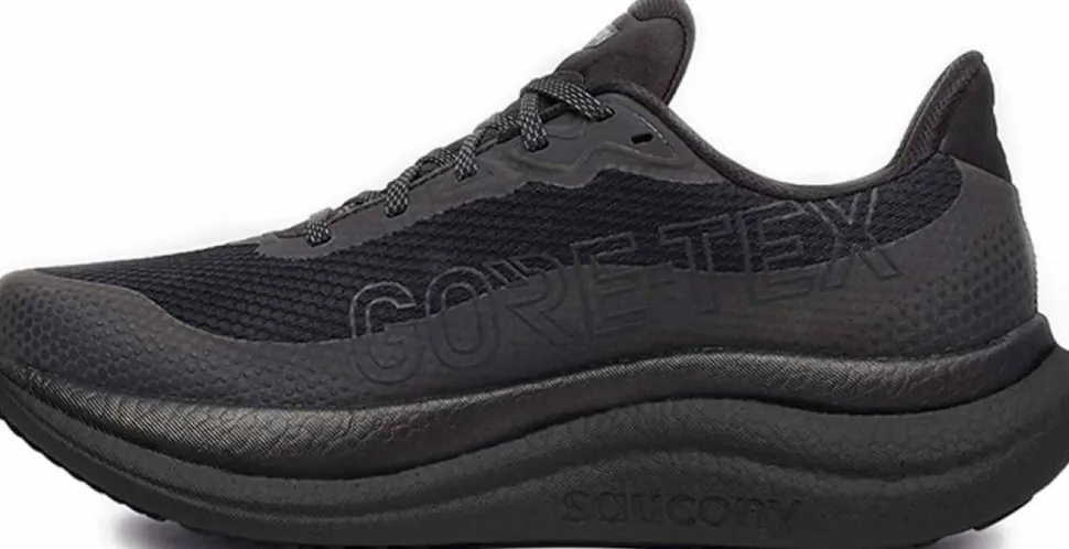 Saucony Women’s Triumph 23 GORE-TEX Triple Black