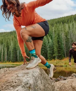 Smartwool Women's Hike Mountain Lake Print Crew Socks Targeted Cushion Capri Discount