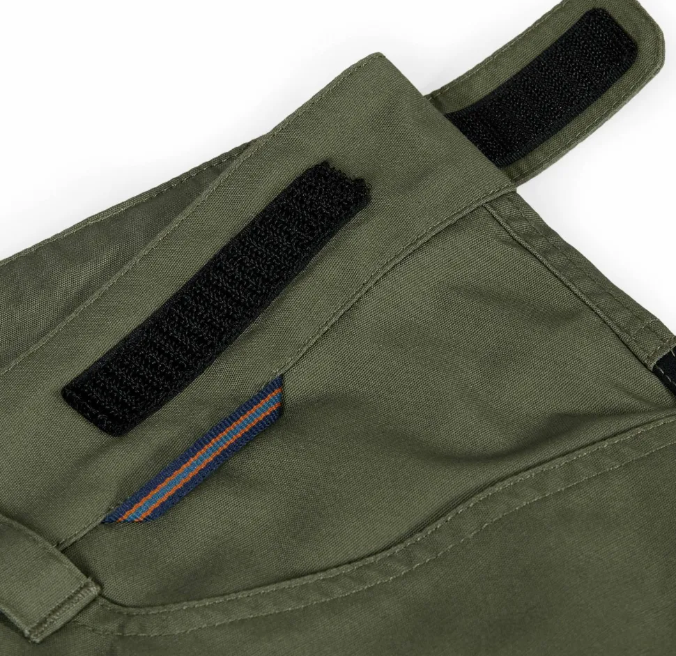 Urberg Men's Liabygda Hiking Short Deep Lichen Green