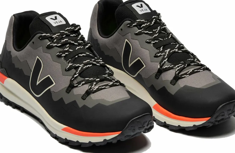 Veja Men's Fitz Roy Trek-Shell Basalte Black New